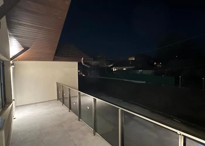 ホームステイ Flat *