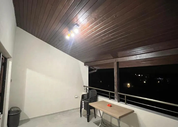 Flat ホームステイ *